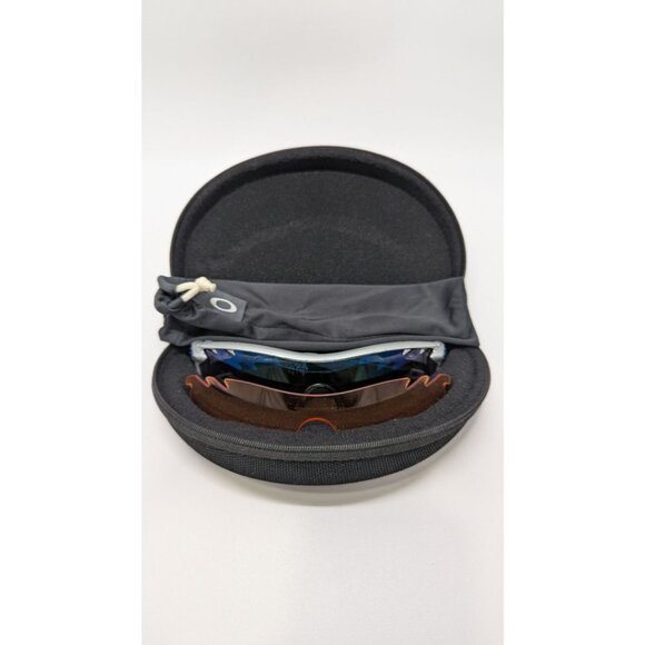 Oakley Silver/Blue Radarlock Path Sunglasses - Picture 1 of 7